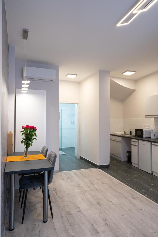 Var Apartman Eğri Dış mekan fotoğraf