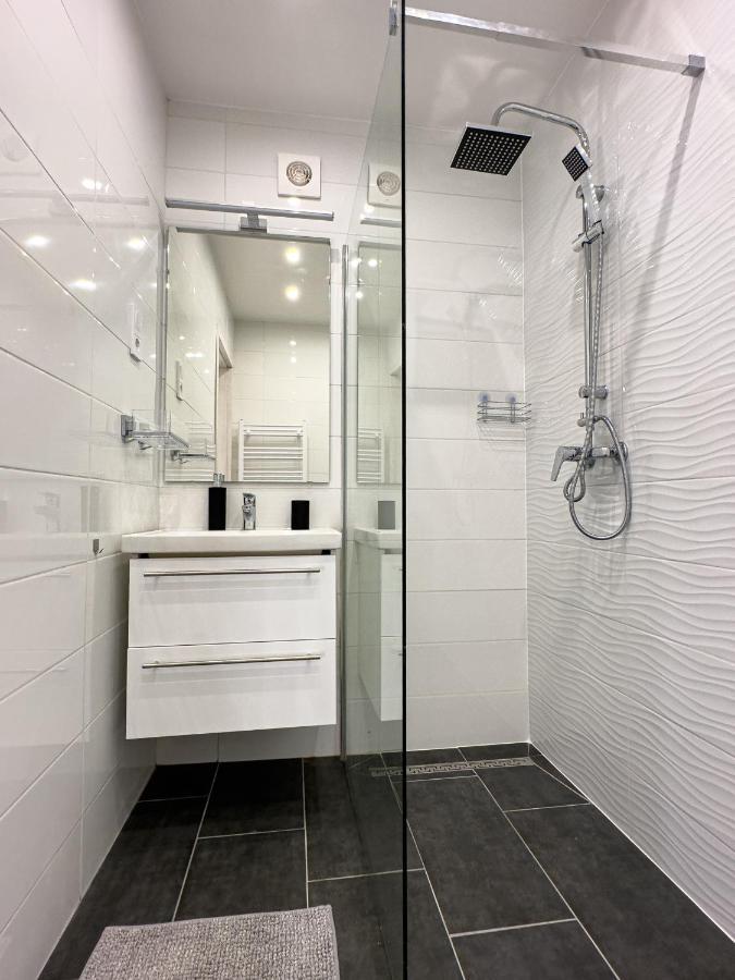 Var Apartman Eğri Dış mekan fotoğraf