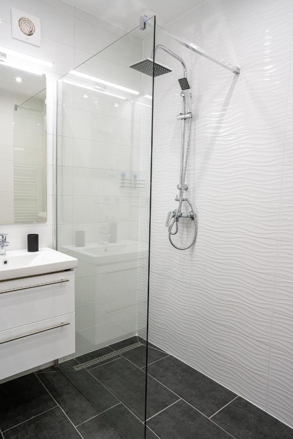 Var Apartman Eğri Dış mekan fotoğraf